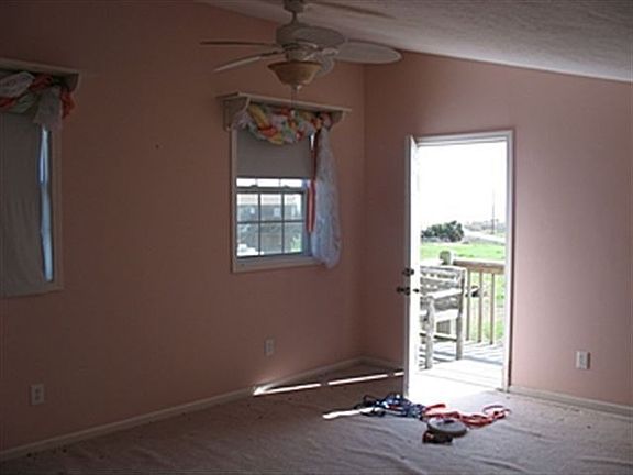 4th image of 821 Salt Cedar Ln