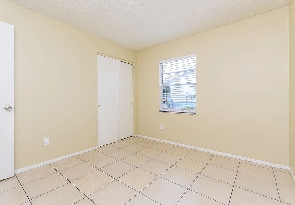 1st image of 239 La Paz Dr