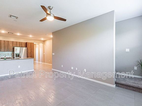 3rd image of 2334 E Huntington Dr