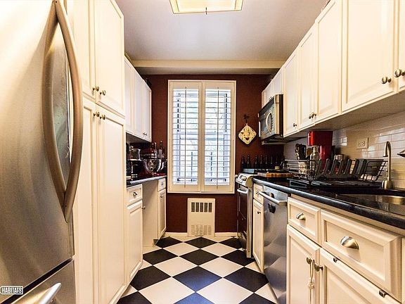 5th image of 2465 Palisade Ave APT 7D