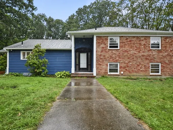 66 Rankin Rd, Taunton, MA 02780