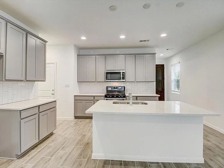 117 Lacey Oak Loop — Photo 16