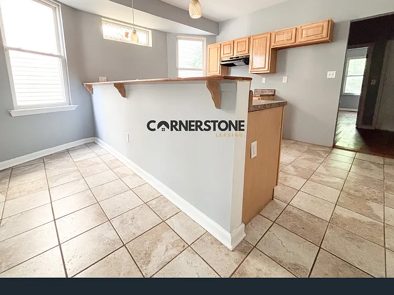 39 Seymour Ave — Photo 6