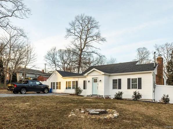 3 Cedar Road, Sound Beach, NY 11789