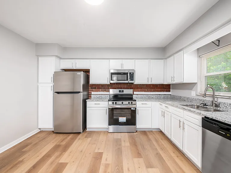 4039 Lincoln Ave — Photo 11