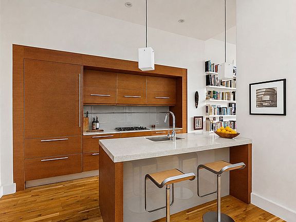 4th image of 360 Furman St APT 220