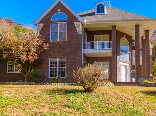 715 Foggy River Rd, Hollister, MO 65672
