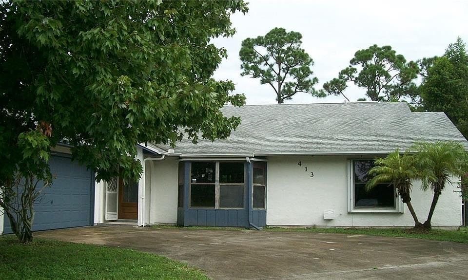 1st image of 413 SE Thornhill Dr