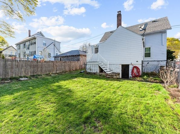 45 Valley St, Malden, MA 02148