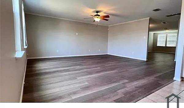 5 bed, 3435 sqft, $3,300 — Photo 4