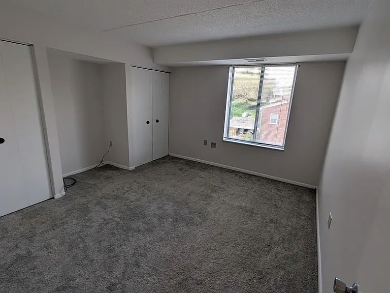 2120 Greentree Rd #705E — Photo 5