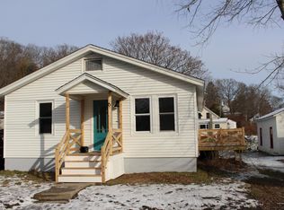 6 Middle St, Topsham, ME 04086