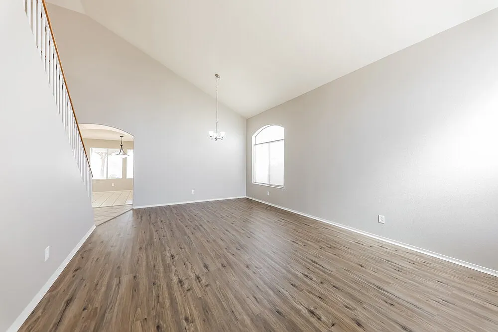 4 bed, 3.0 bath, 2070 sqft, $3,970 — Photo 4