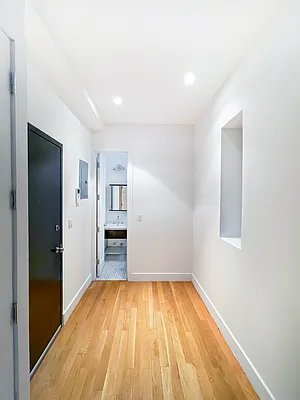 Rented by Voro, LLC | media 13