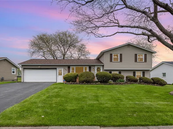 152 Marlbank Dr, Rochester, NY 14612