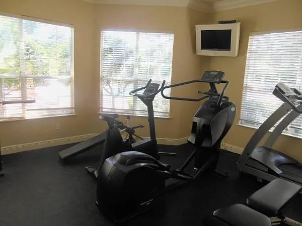 610 Fairway Dr — Photo 6