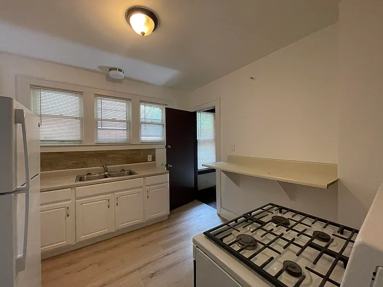 4708 Lakewood St — Photo 9