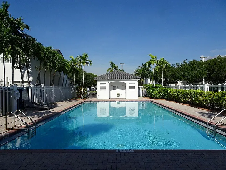 5460 NW 107th Ave #115 — Photo 35