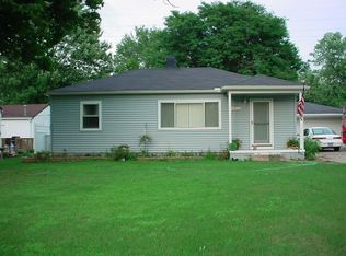 2122 Crescent Lake Rd, Waterford, MI 48329