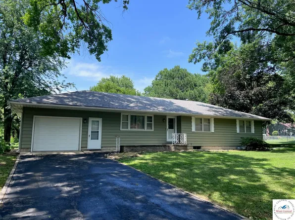 207 W Fairview St, Clinton, MO 64735