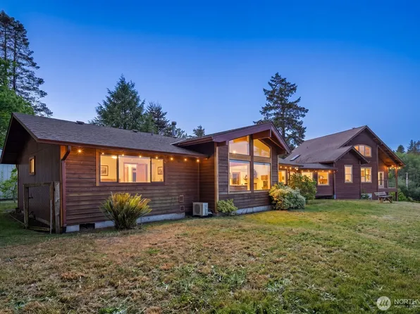 38104 Hillview Lane NE, Hansville, WA 98340