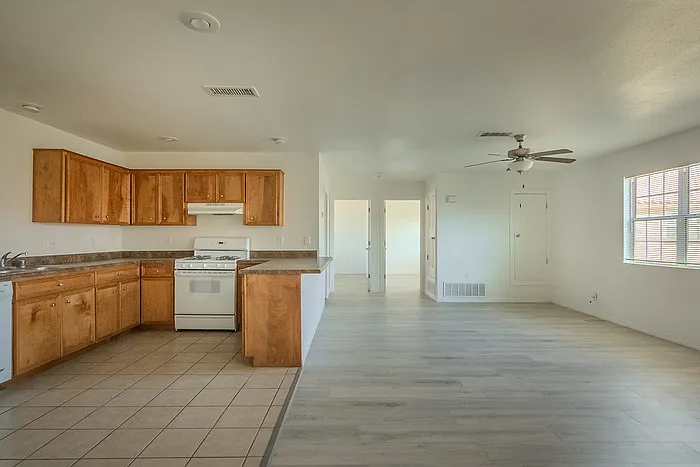 2413 Tremont Ave #B3 — Photo 10