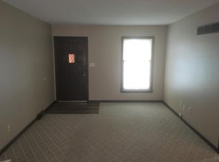 606 NE Magellan Ave, Lees Summit, MO 64063