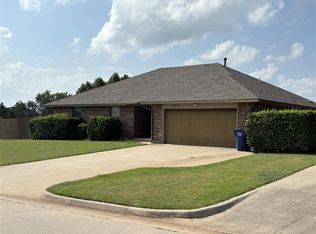 425 W Crooked Branch Way, Mustang, OK 73064