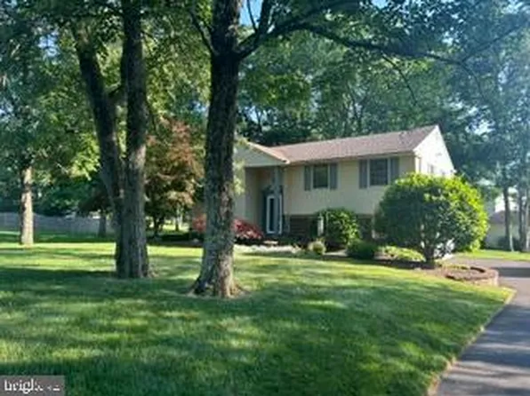 113 Acorn Pl, North Wales, PA 19454