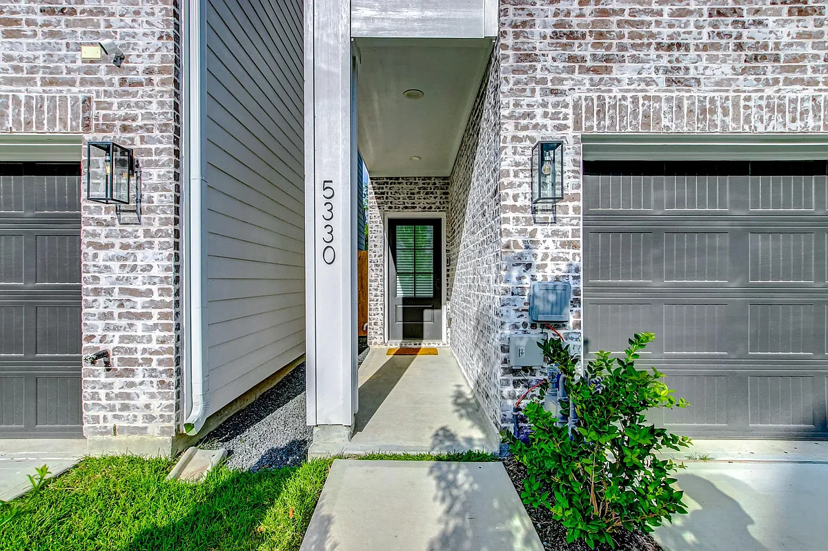 Building Photo - 5330 Donovan Gardens Ln