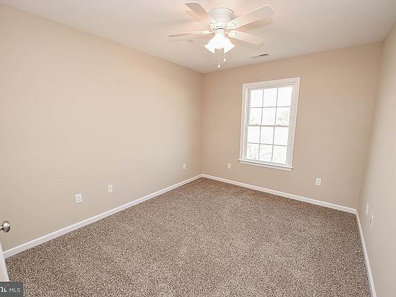 4th image of 319 Cottonwood Dr
