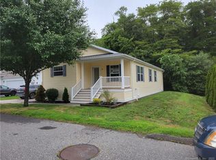 18 Cliff Rd, Ledyard, CT 06339