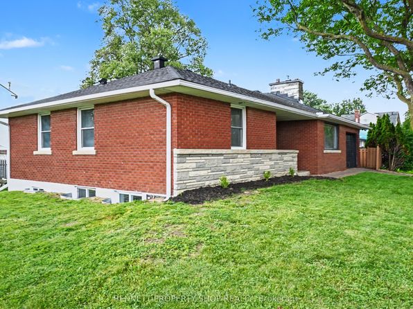 1305 Avenue N, Ottawa, ON K1G 0A7