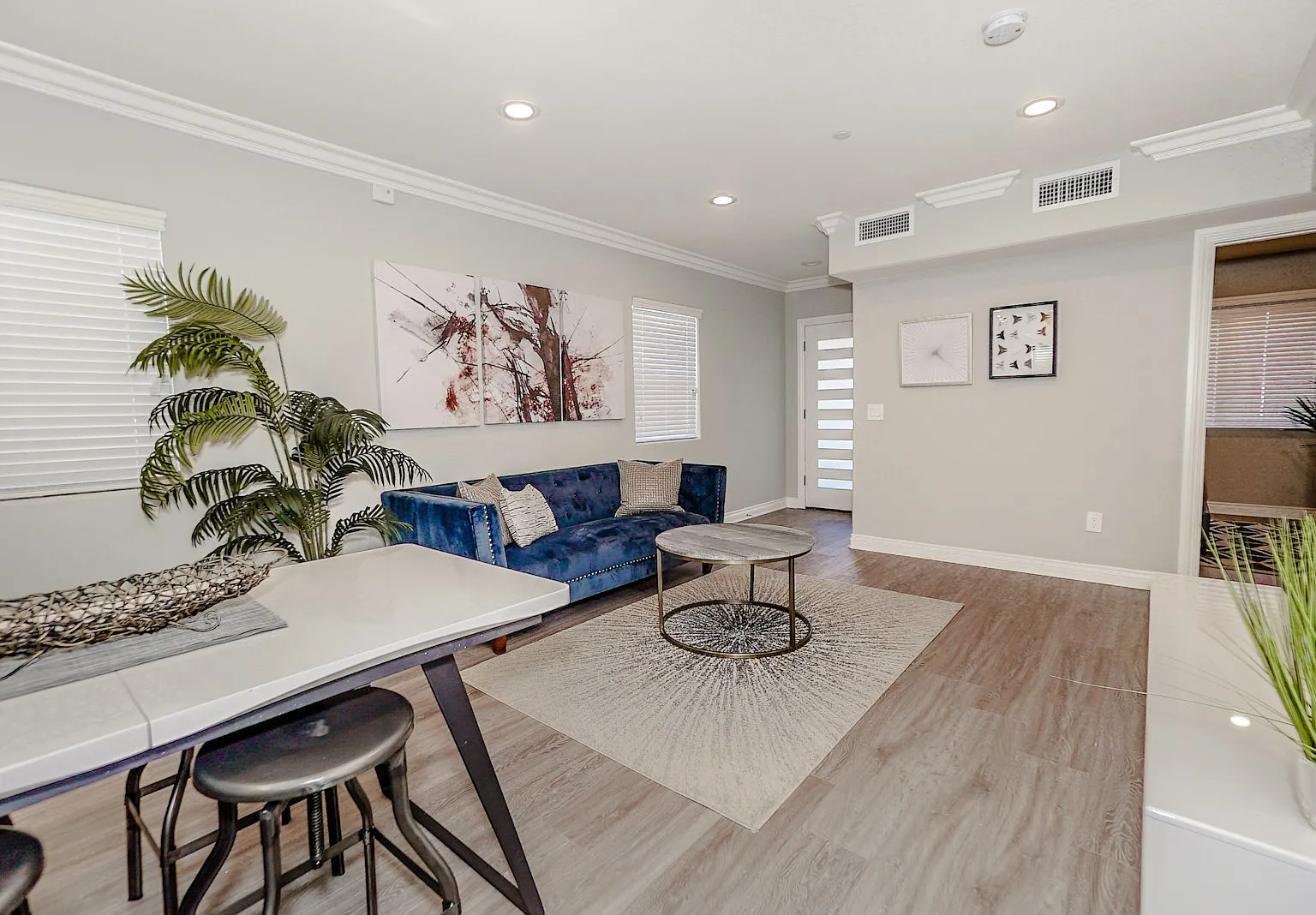 4508 Esmeralda Street, Unit 4508 — Photo 2