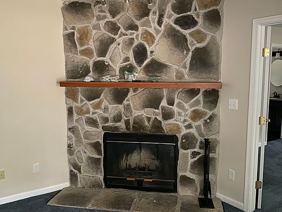 3rd image of 125 Jefferson Dr