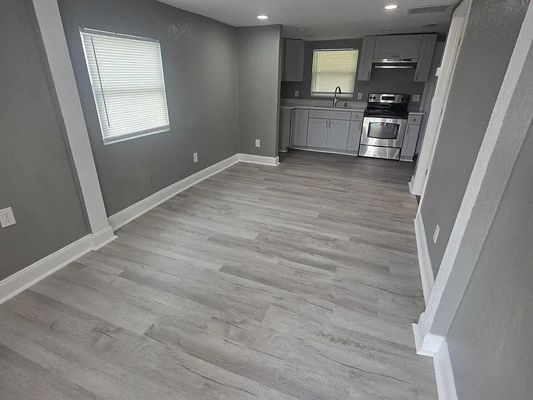 326 Idaho Ave — Photo 3