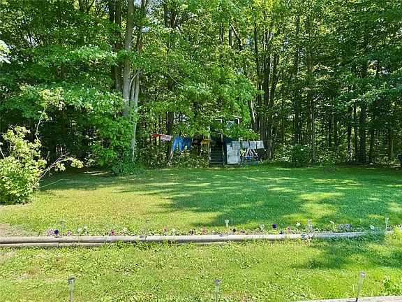 4th image of Richardson Rd