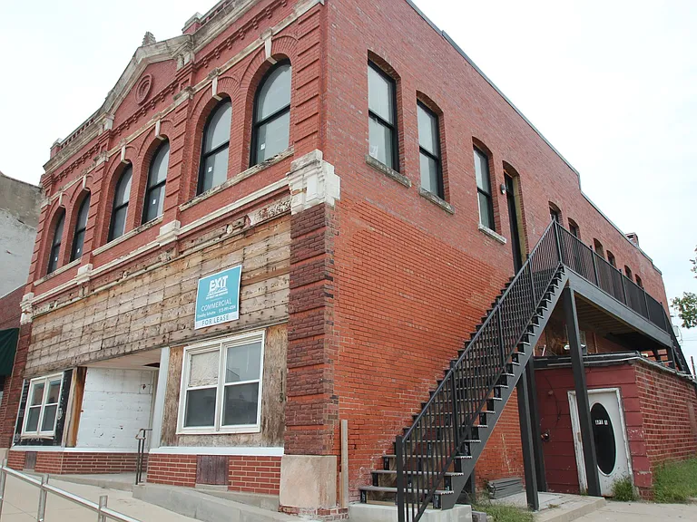 113 E Main St #1 — Photo 3
