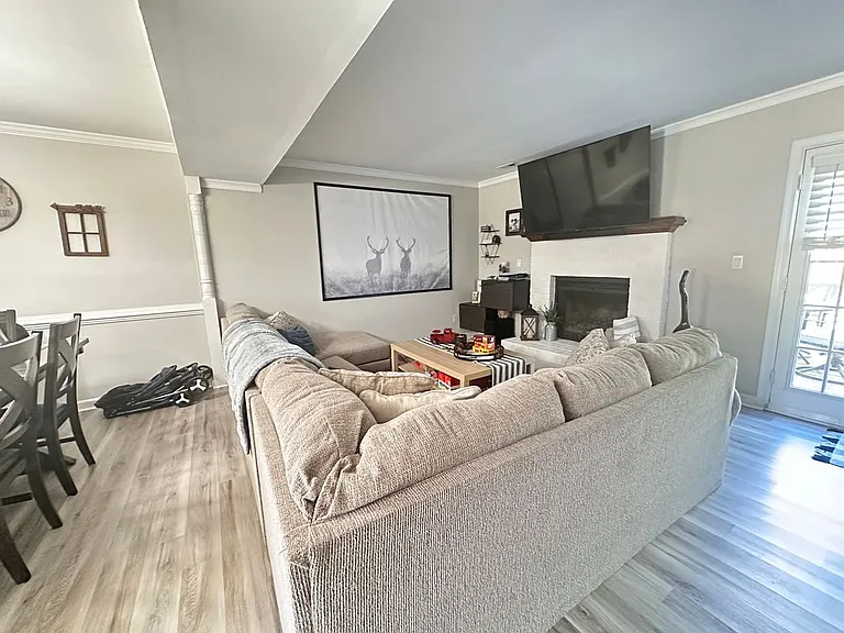 434 Wayman Ln — Photo 10