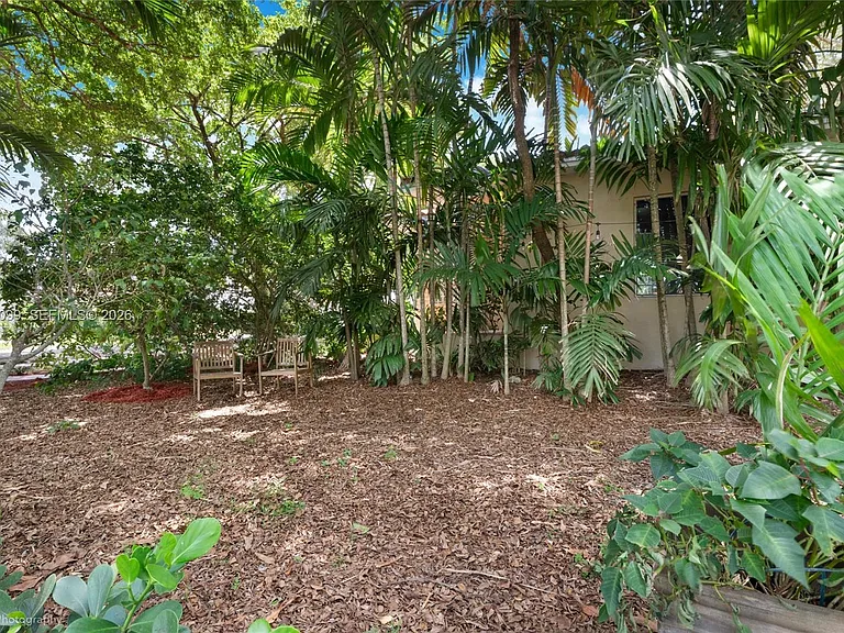 902 Lisbon St — Photo 15