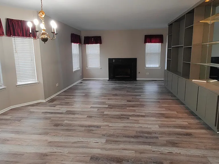 1831 Quaker Hollow Ln — Photo 2