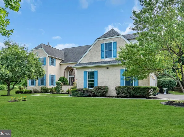 7 Chaucer Ct, West Windsor, NJ 08550