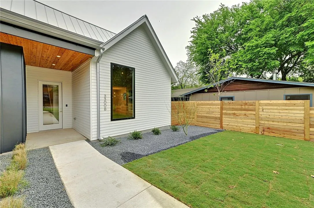 3 bed, 3.5 bath, 1703 sqft, $4,650 — Photo 3