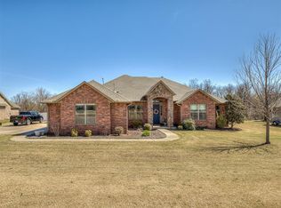 13544 Creek View Dr, Edmond, OK 73025