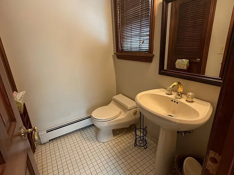20 Mayfair Ct — Photo 9