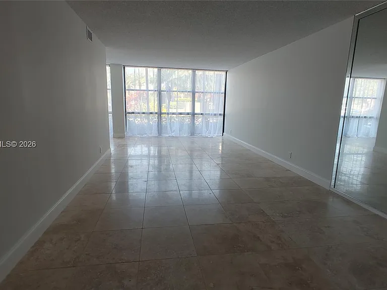 1000 Parkview Dr #125 — Photo 33