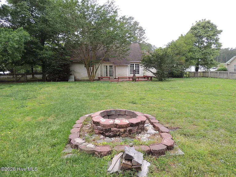 403 Jacqueline Dr — Photo 22