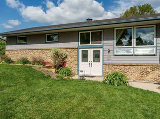 1405 Apache Dr, Rockford, IL 61107