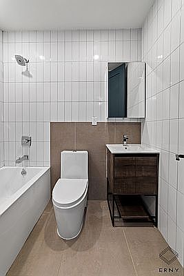 2nd image of 2370 Pacific St #3C