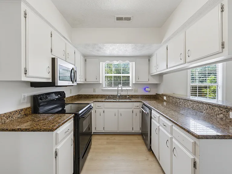 2 Compton Ct — Photo 5